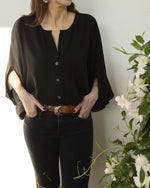 Carica l'immagine nel visualizzatore di Gallery, SAVANA Silk Blouse