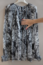 Carica l'immagine nel visualizzatore di Gallery, PERFETTA Blouse Chiffon fantasia foliage