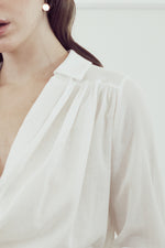 Carica l'immagine nel visualizzatore di Gallery, MIASŌ-LIBECCIO-WHITE-GARZA-SHIRT-camicia-donna-in-lino-e-cotone-bianco