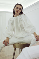 Carica l'immagine nel visualizzatore di Gallery, MIASŌ-PLISSÈ-WHITE-COTTON-BLOUSE-blusa-in-cotone-bianco
