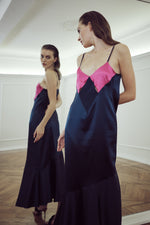 Carica l'immagine nel visualizzatore di Gallery, OPERA-DRESS-abito-lungo-in-raso-di-seta-blue-e-fucsia-con-spalline-e-balza