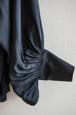 Carica l'immagine nel visualizzatore di Gallery, WIDE Sleeves Blouse