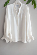 Carica l'immagine nel visualizzatore di Gallery, WIDE Sleeves Blouse