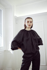 Carica l'immagine nel visualizzatore di Gallery, Blusa in twill di seta nero miaso