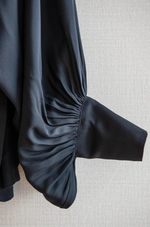 Carica l&#39;immagine nel visualizzatore di Gallery, WIDE Sleeves Blouse
