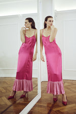 Carica l&#39;immagine nel visualizzatore di Gallery, ZEFIRO-DRESS-Abito-long-dress-in-raso-di-seta-fucsia-con-balza-rosa
