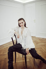 Carica l&#39;immagine nel visualizzatore di Gallery, Blusa raso di seta bianco avorio miaso
