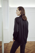 Carica l&#39;immagine nel visualizzatore di Gallery, Camicia donna in twill di seta nero miaso
